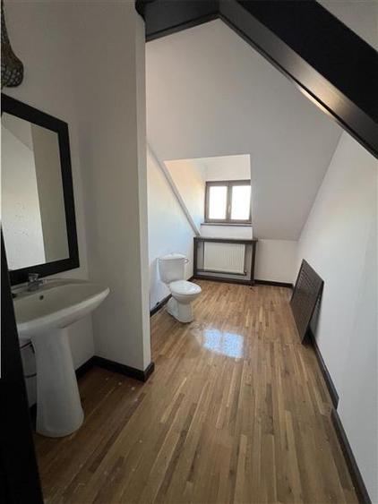 Birou, de 206 mp, în Central