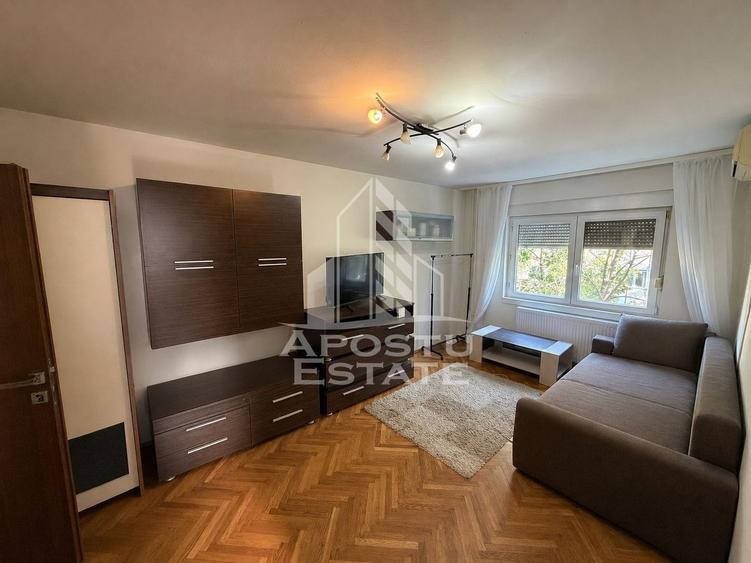 Apartament cu 3 camere decomandat în Complex Studențesc
