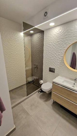 Apartament cu 3 camere decomandat, mobilat în Central