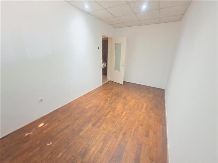 Apartament cu 3 camere semidecomandat în 9 Mai