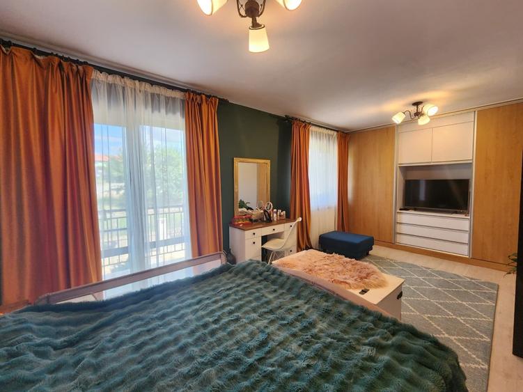 Duplex cu 4 camere cu Canalizare în Valea Adâncă