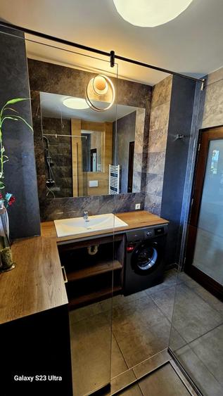 Apartament cu 3 camere decomandat în Tudor