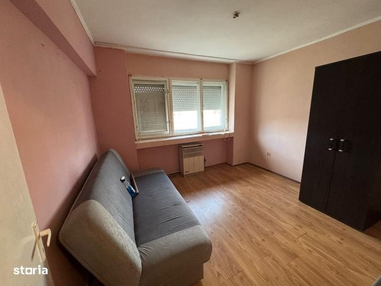 Apartament cu 3 camere semidecomandat în Central