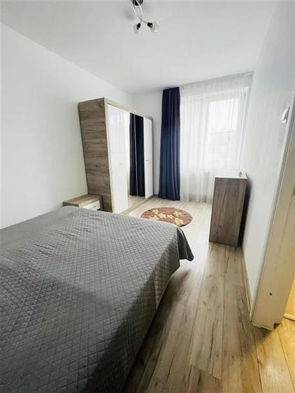 Apartament cu 2 camere semidecomandat, mobilat în Tractorul