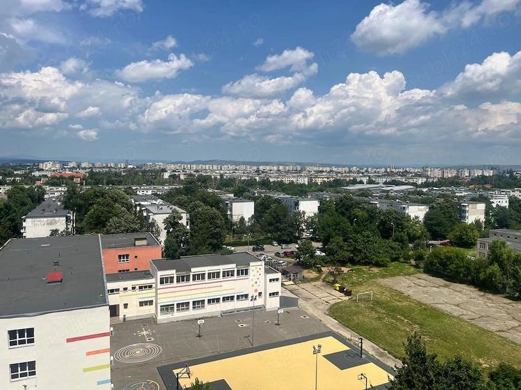Apartament cu 2 camere decomandat în Vest
