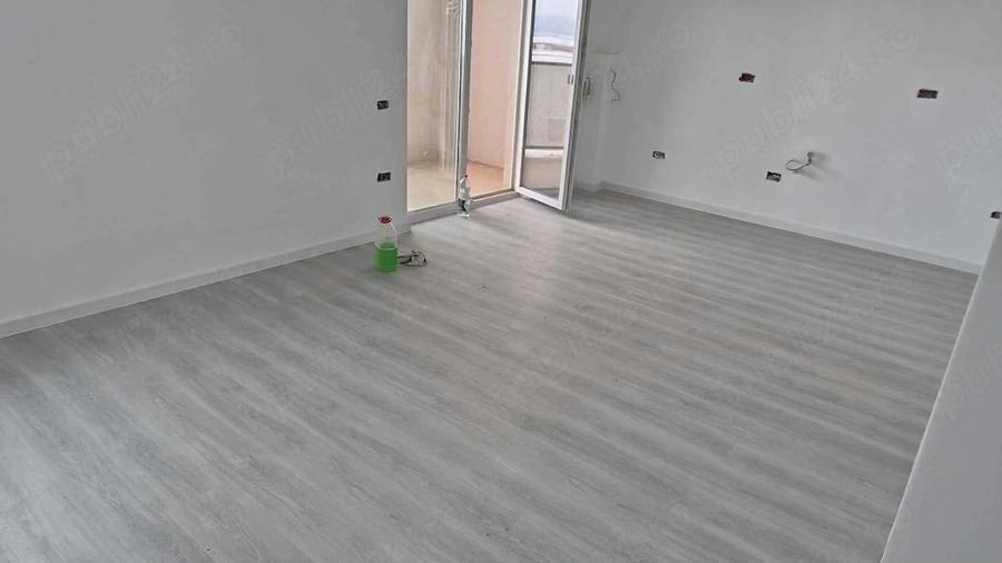 Apartament cu 3 camere decomandat în Moșnița Nouă