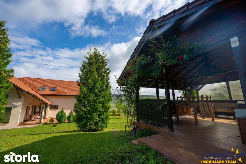 Casă cu 9 camere decomandat cu Teren 1750 Mp în Pestișu Mic