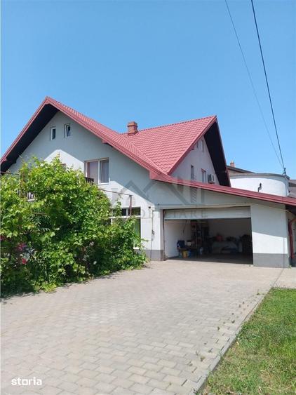 Casă cu 10 camere cu Teren 750 Mp în Rediu