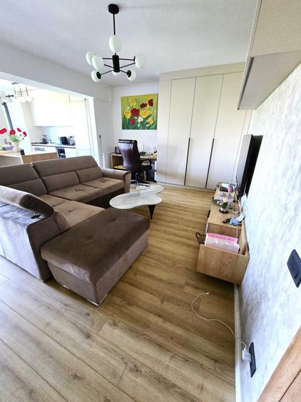 Apartament cu 2 camere semidecomandat, mobilat în Colentina