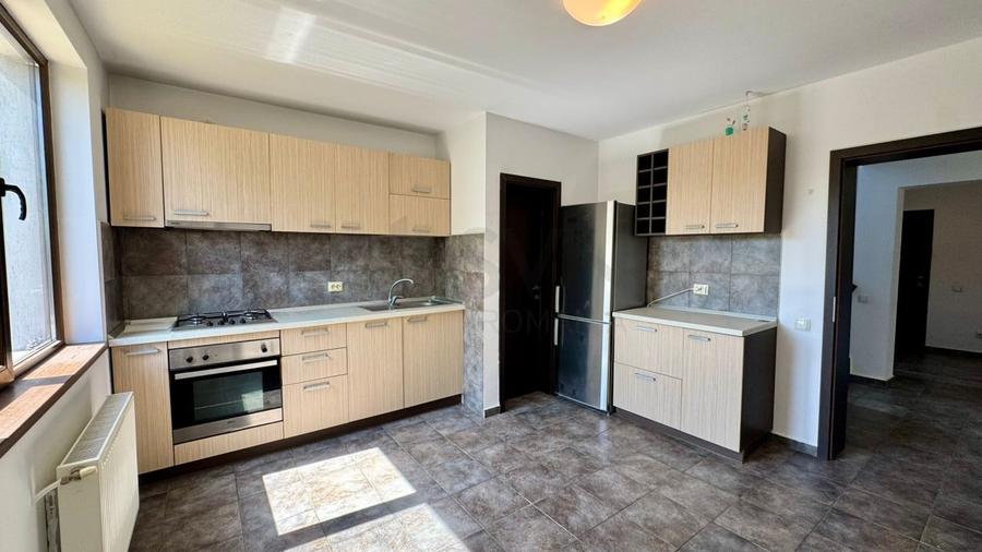 Casă individuală cu 5 camere cu Teren 350 Mp în Pipera