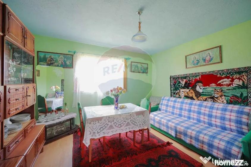 Casă cu 5 camere cu Teren 55706 Mp în Valea Târnei
