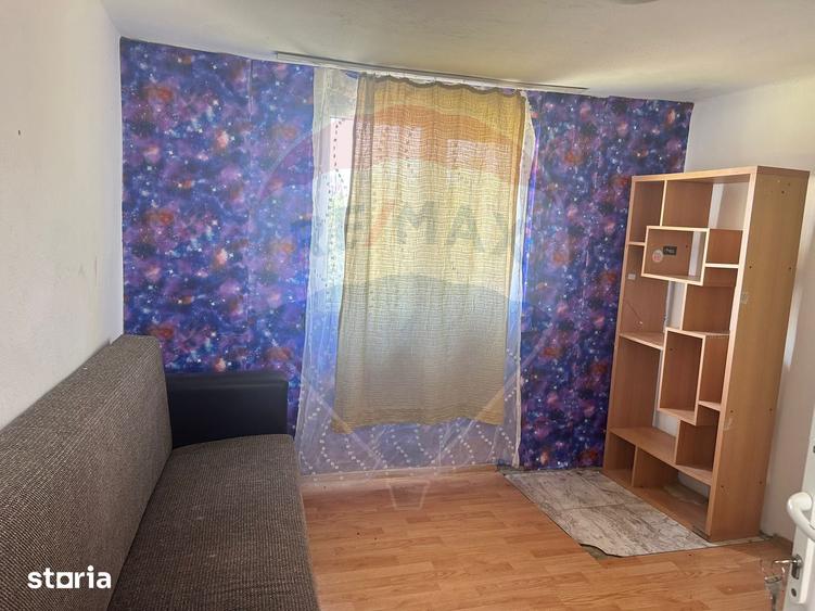 Casă cu 4 camere cu Teren 1071 Mp în Dumbrăvești