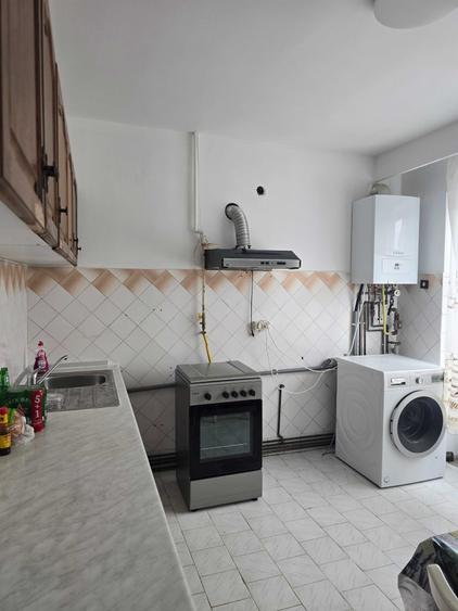 Casă cu 4 camere cu Teren 300 Mp în Central