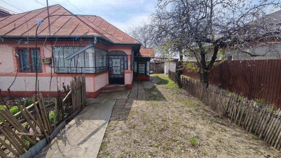 Casă cu 3 camere în Pantazi