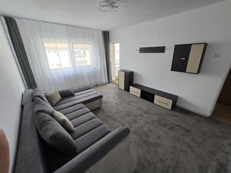 Apartament cu 2 camere decomandat în Lenin