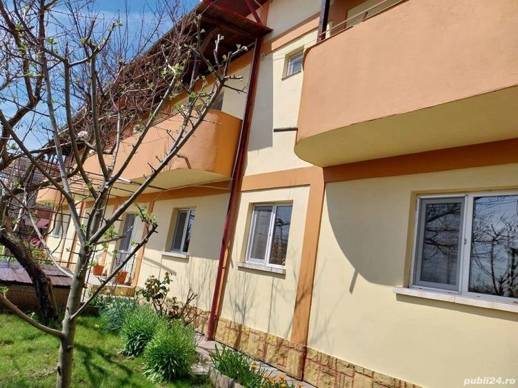Casă cu 20 camere cu Teren 711 Mp în Costinești