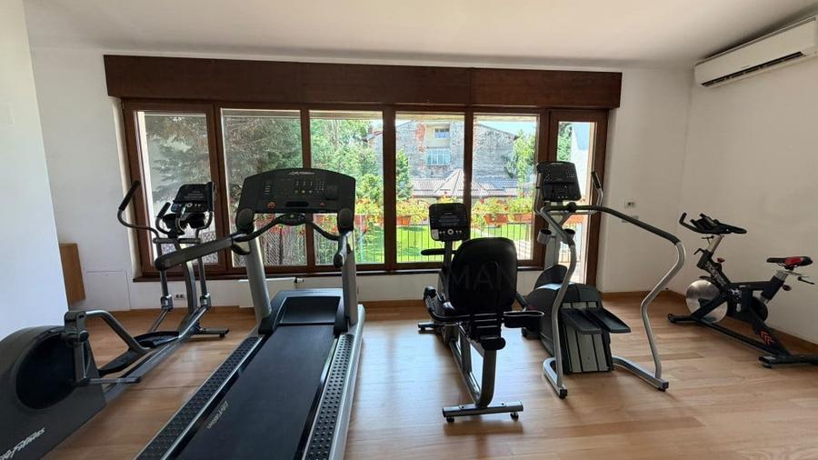 Casă cu 5 camere cu Teren 1000 Mp în Unirii