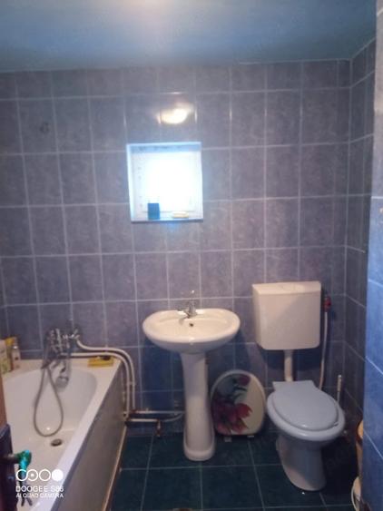 Casă cu 2 camere cu Teren 2400 Mp în Brănișca