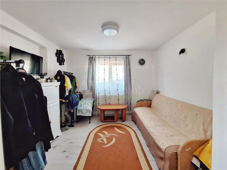 Casă cu 3 camere cu Teren 250 Mp în Letea