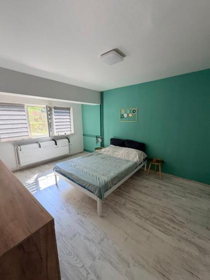Apartament cu 3 camere decomandat în Dacia