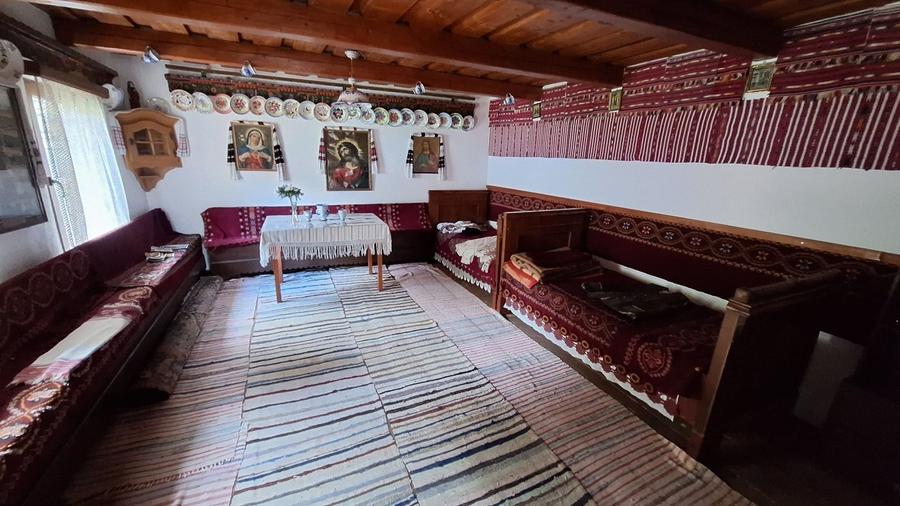 Casă cu 4 camere în Fântânele