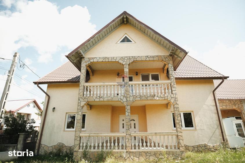 Casă cu 5 camere cu Teren 2000 Mp în Central
