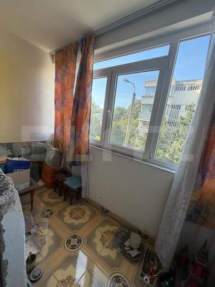 Apartament cu 3 camere semidecomandat în Micro 19