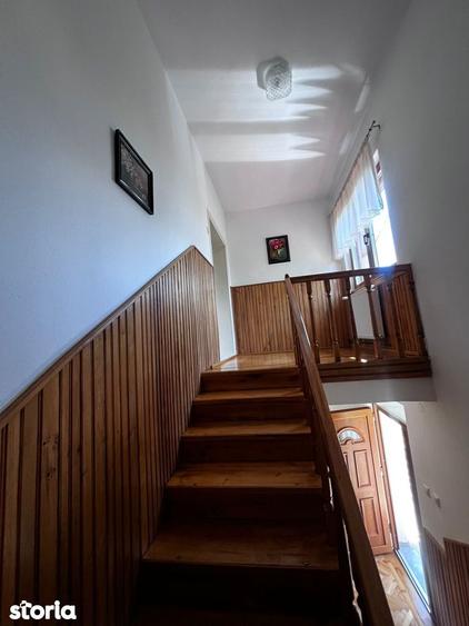 Casă cu 5 camere cu Teren 936 Mp în Central