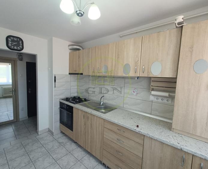 Apartament cu 2 camere decomandat, mobilat în Reghin