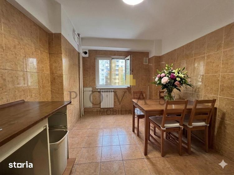 Apartament cu 3 camere semidecomandat în Rahova
