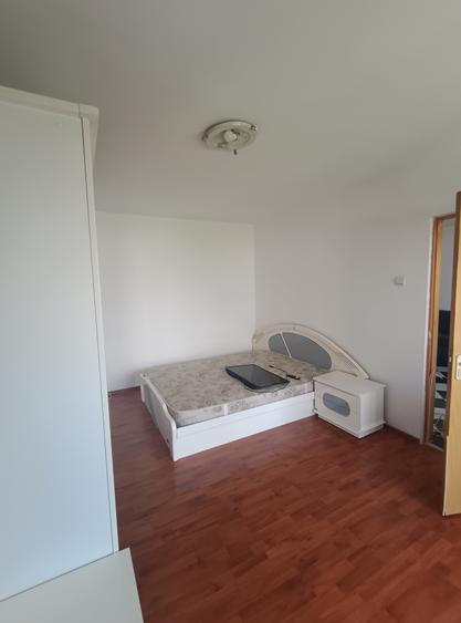 Apartament cu 2 camere decomandat în P-ța Alba Iulia