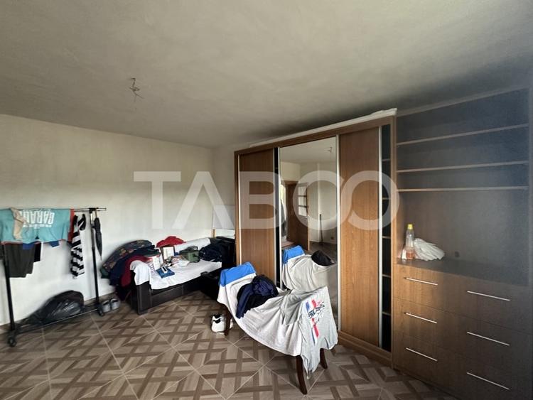 Casă individuală cu 3 camere cu Garaj în Șinca Veche