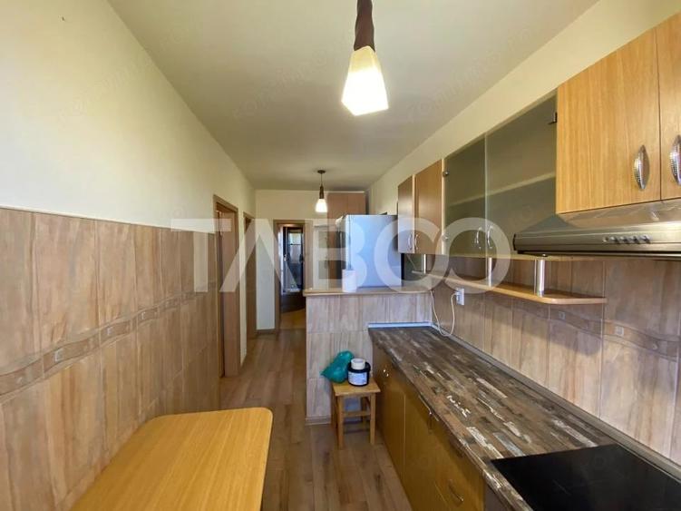 Apartament cu 2 camere decomandat în Lupeni