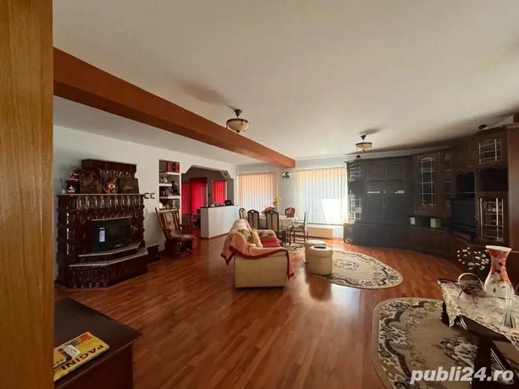 Casă cu 4 camere în Zăvoi