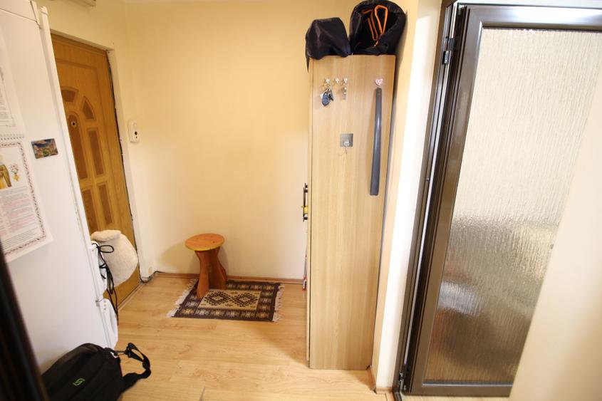 Apartament cu 2 camere semidecomandat în Micro 40