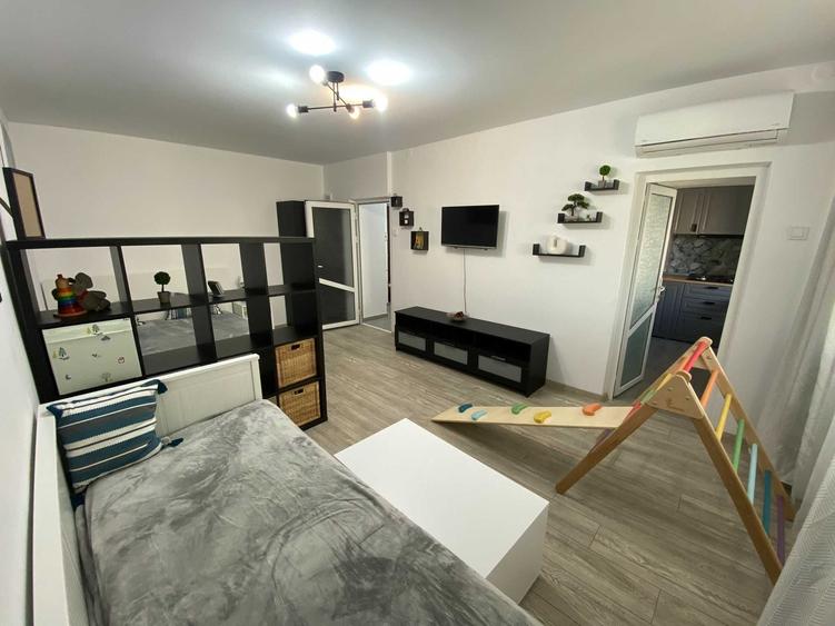 Apartament renovat, complet utilat + PARCARE, in inima cartierului Tatarasi pentru oameni care vor confort, lumina si tramvai aproape. Foarte aproape. - 3