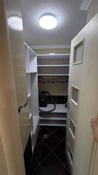 Apartament cu 3 camere decomandat în Lacu