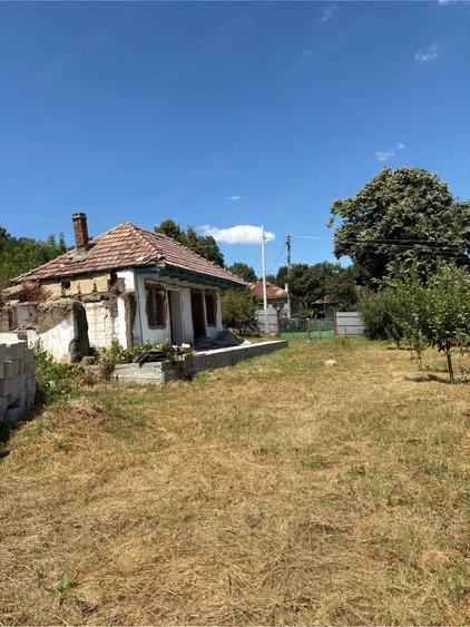 Teren de 1400 mp, în Răducăneni