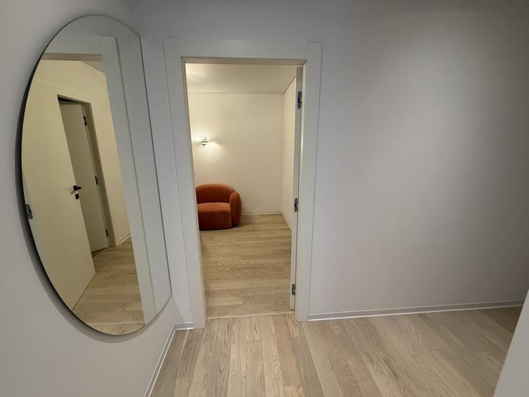 Apartament cu 3 camere decomandat în Barbu Văcărescu