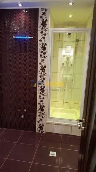 Casă individuală cu 5 camere cu Canalizare în Banu Manta