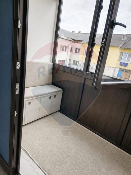 Apartament cu 2 camere, mobilat în Central