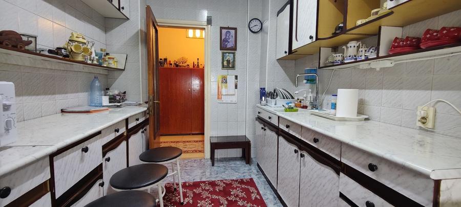 Apartament cu 4 camere decomandat în Crângași