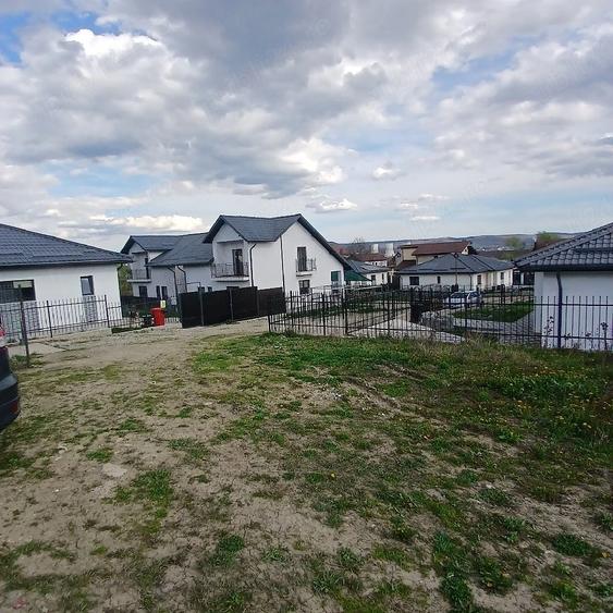 Teren de 1350 mp, în Central