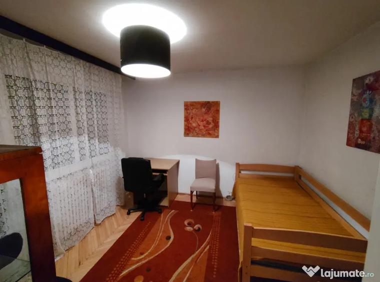 Apartament cu 3 camere semidecomandat, mobilat în Tătărași