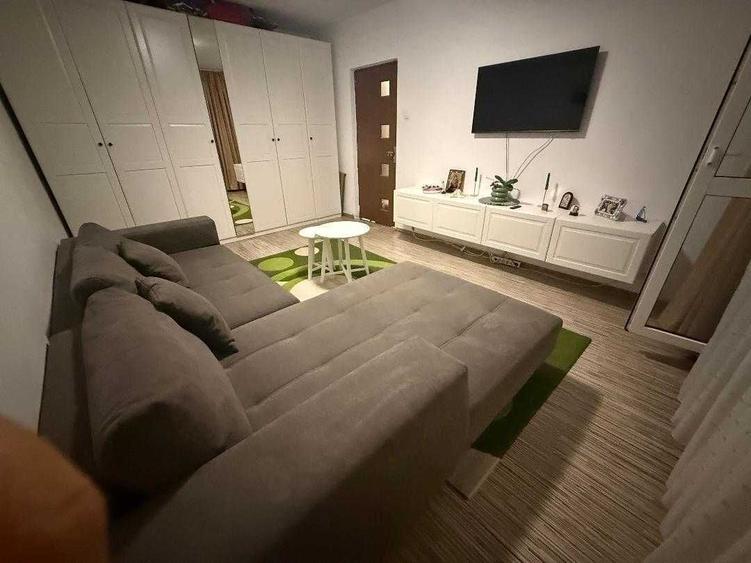 Apartament cu 2 camere decomandat în Baba Novac