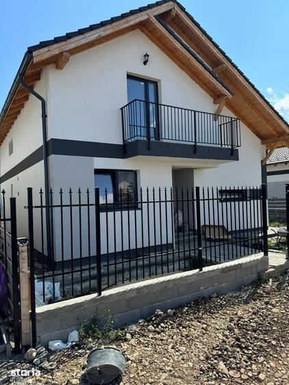 Casă cu 4 camere cu Teren 300 Mp în Astra