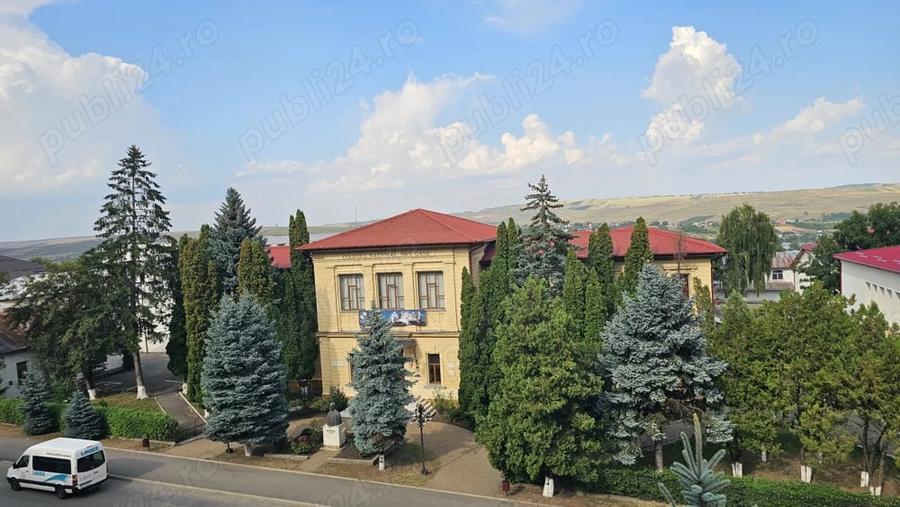 Apartament cu 3 camere decomandat în Fălticeni