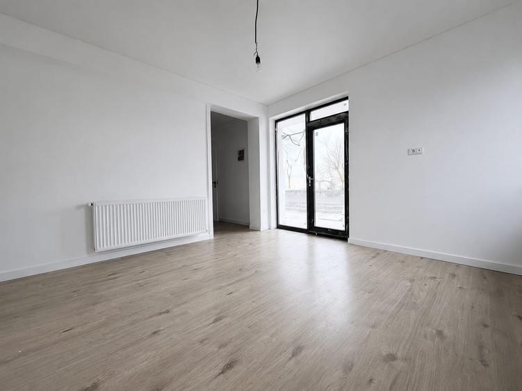 Casă cu 4 camere în Odăile