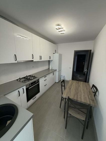 De vanzare apartament 2 camere decomandat - 6