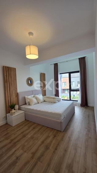 Casă individuală cu 5 camere cu Teren 150 Mp în Tunari